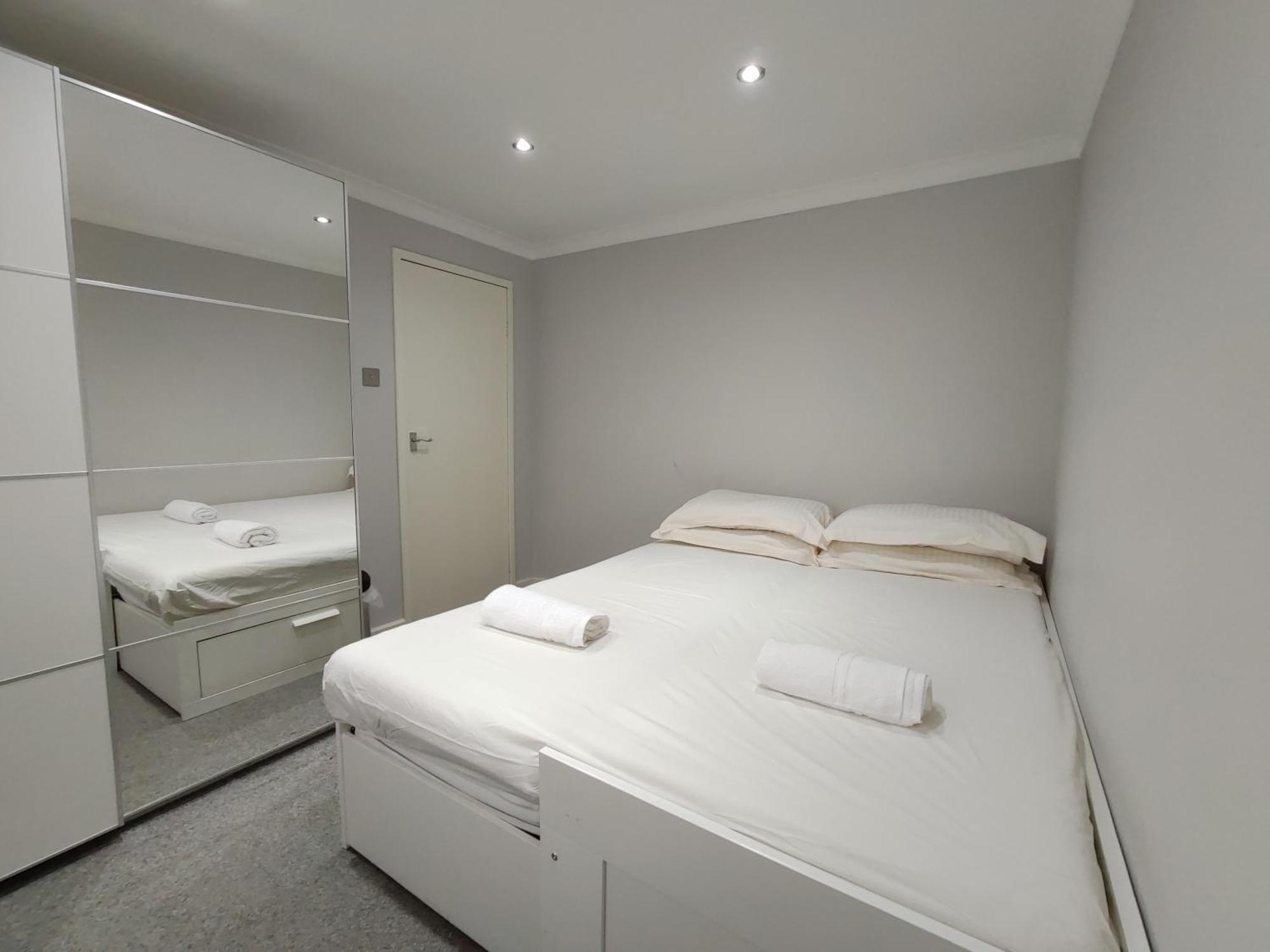 Elegant 3-Bedroom Home, Sleeps Up To 5 Guest. South Ockendon Bagian luar foto