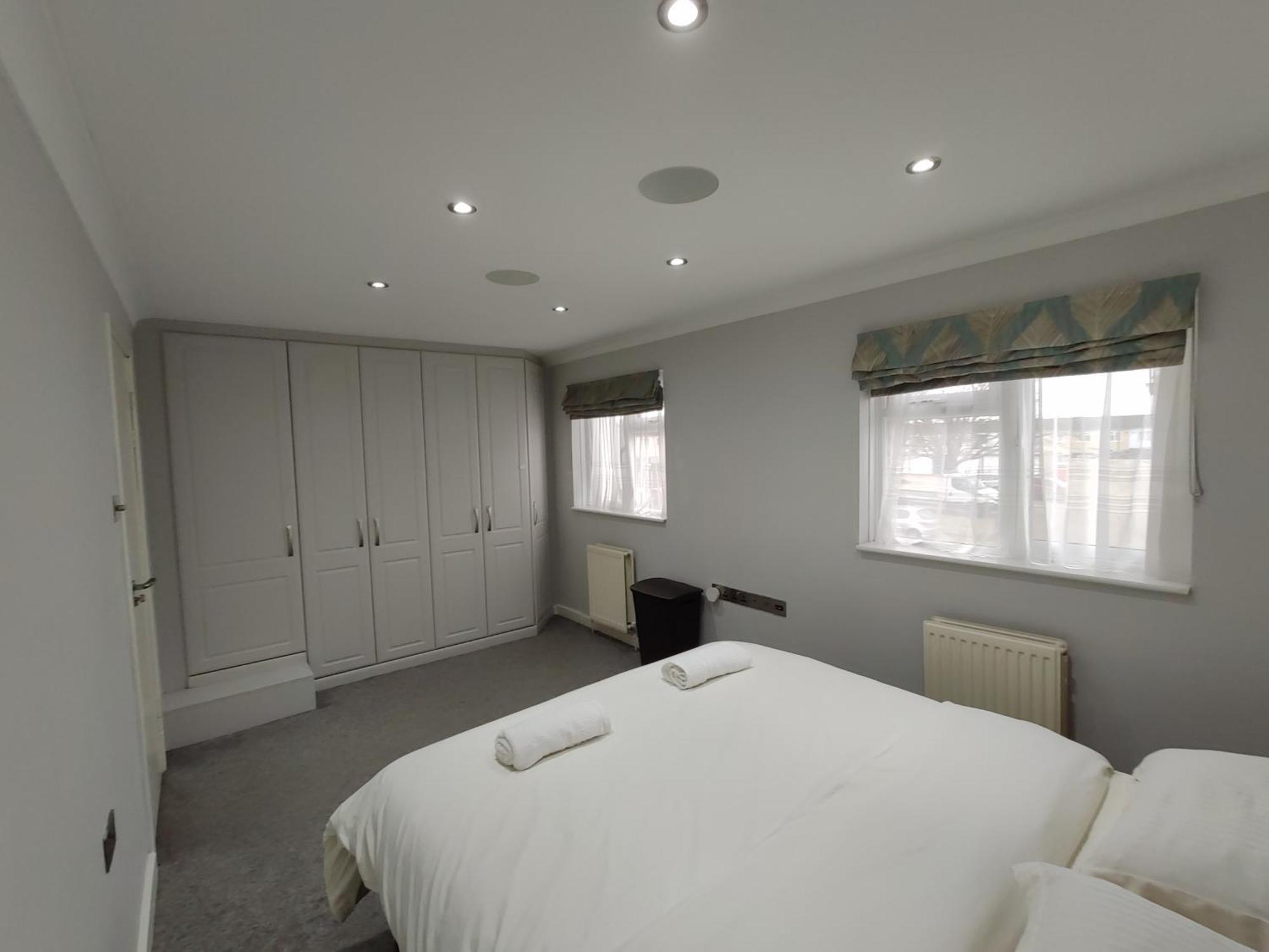 Elegant 3-Bedroom Home, Sleeps Up To 5 Guest. South Ockendon Bagian luar foto